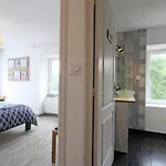 Feriehus Maison Spacieux Pour Familles Avec Terrasse Et Animaux Acceptes - Fr-1-497-53 *