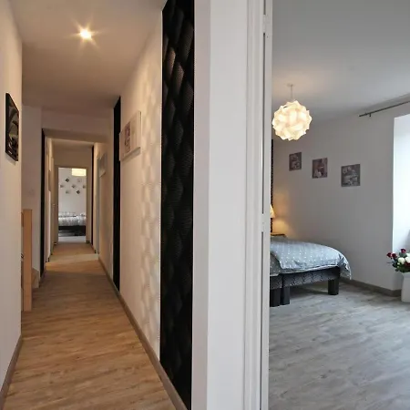 Maison Spacieux Pour Familles Avec Terrasse Et Animaux Acceptes - Fr-1-497-53 Feriehus *