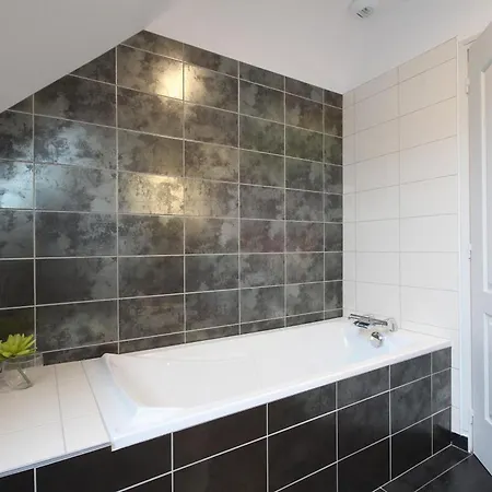 Maison Spacieux Pour Familles Avec Terrasse Et Animaux Acceptes - Fr-1-497-53 Feriehus Le Cercueil