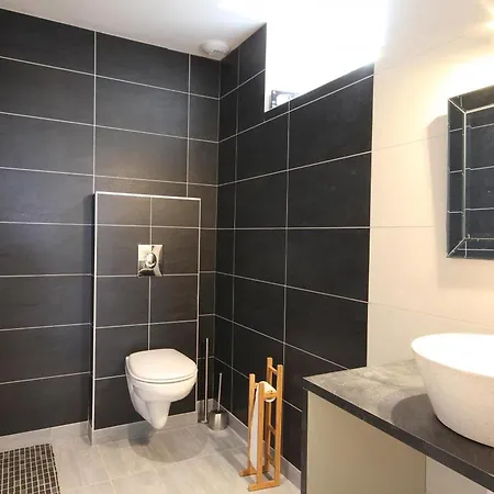 Maison Spacieux Pour Familles Avec Terrasse Et Animaux Acceptes - Fr-1-497-53 Feriehus *