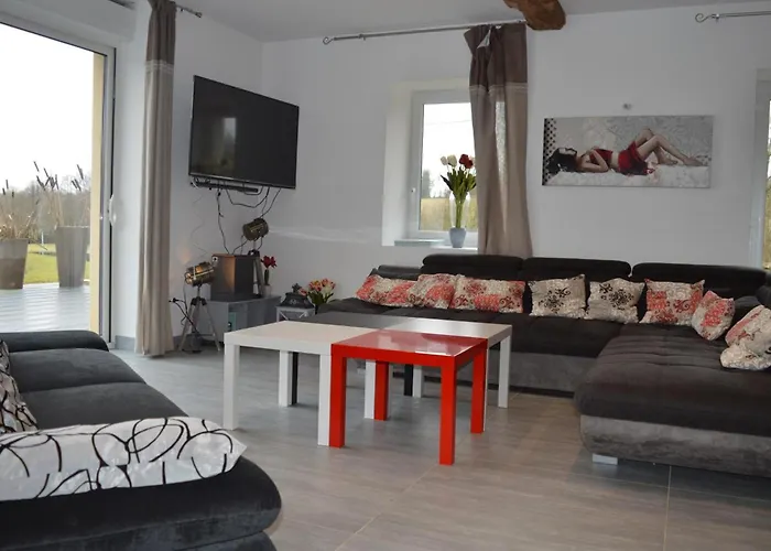 Maison Spacieux Pour Familles Avec Terrasse Et Animaux Acceptes - Fr-1-497-53 *