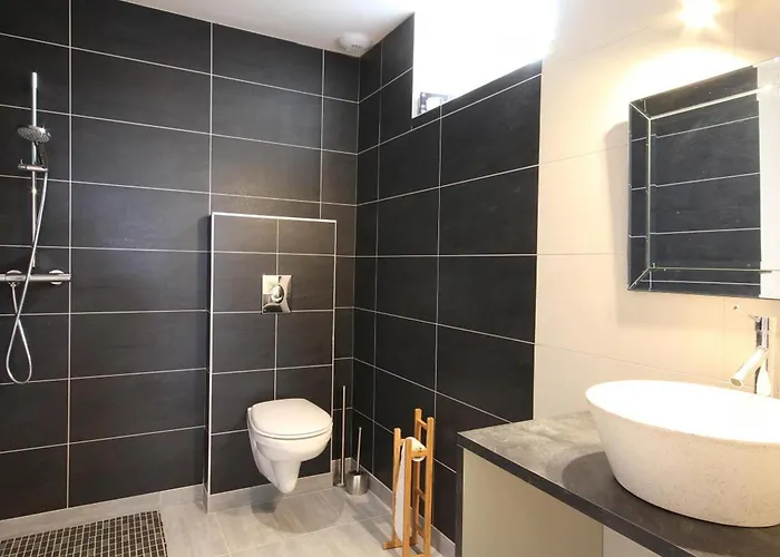 Maison Spacieux Pour Familles Avec Terrasse Et Animaux Acceptes - Fr-1-497-53 בית נופש *