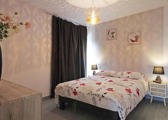 Maison Spacieux Pour Familles Avec Terrasse Et Animaux Acceptes - Fr-1-497-53 בית נופש Le Cercueil